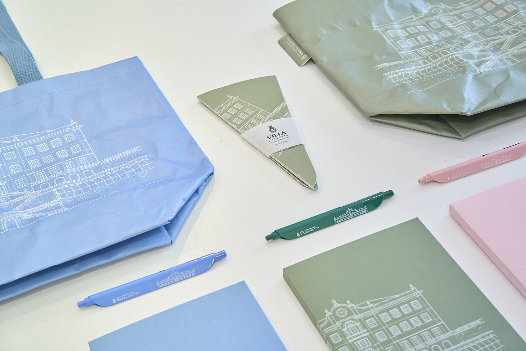 Merchandise: Notebook_Paper Tote bag_Penne Clipen_Ventaglio Carta Pieghevole