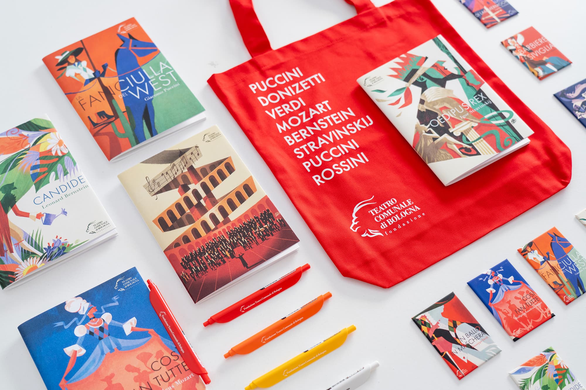 Merchandise: Notebook_Tote bag_CLipen penne_Spille_Magneti